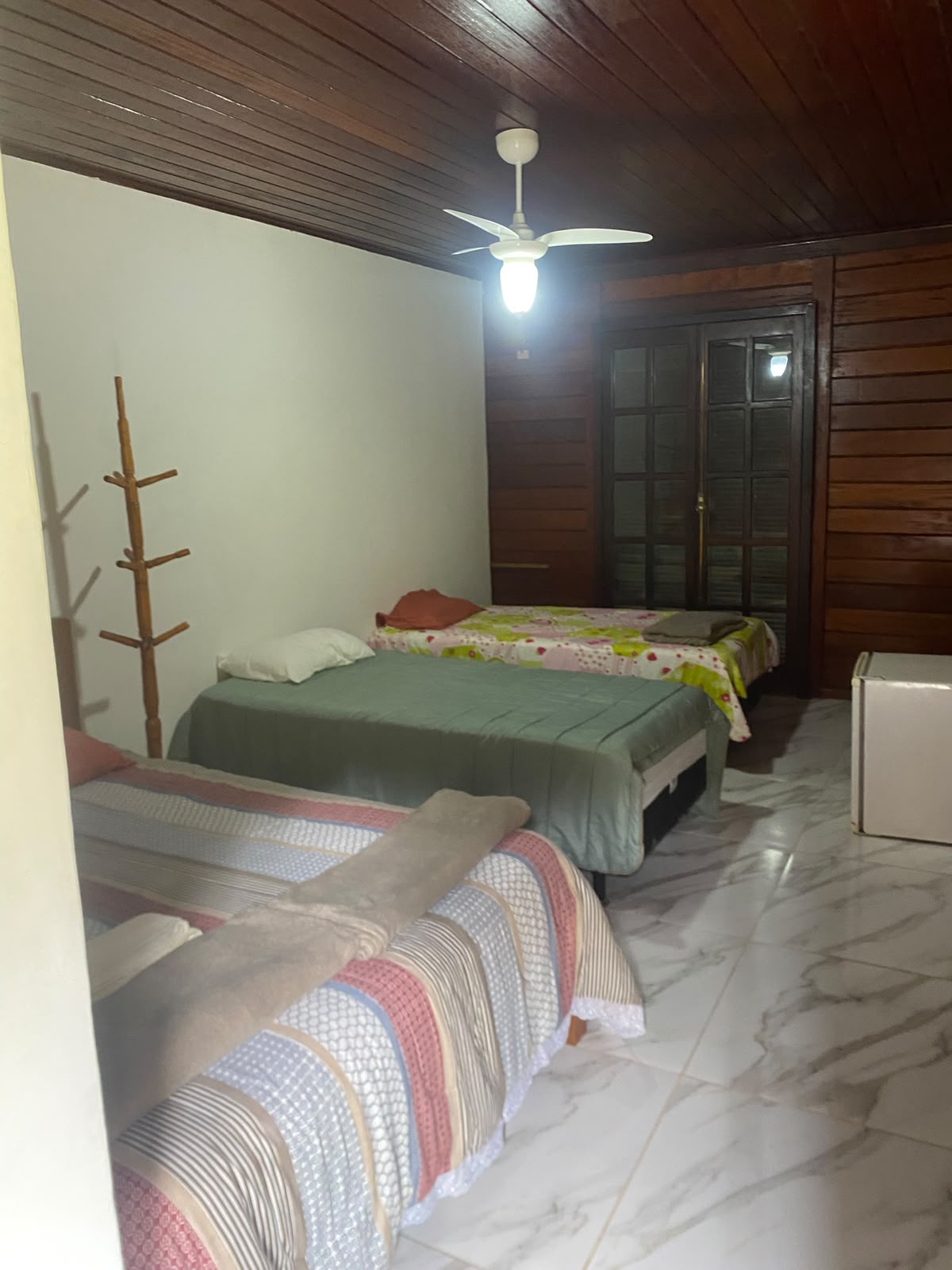 Outro ângulo do interior da acomodação